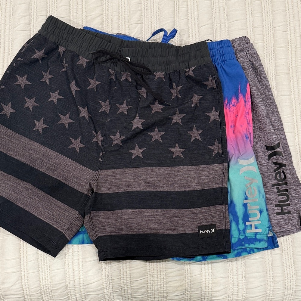 Hurley Men's Star Patterned Black and Tie-Dye Blue Shorts